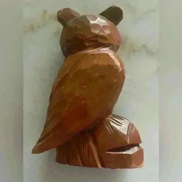 Vintage, hand-carved wooden owl figure with resin eyes. - Picture 2 of 5